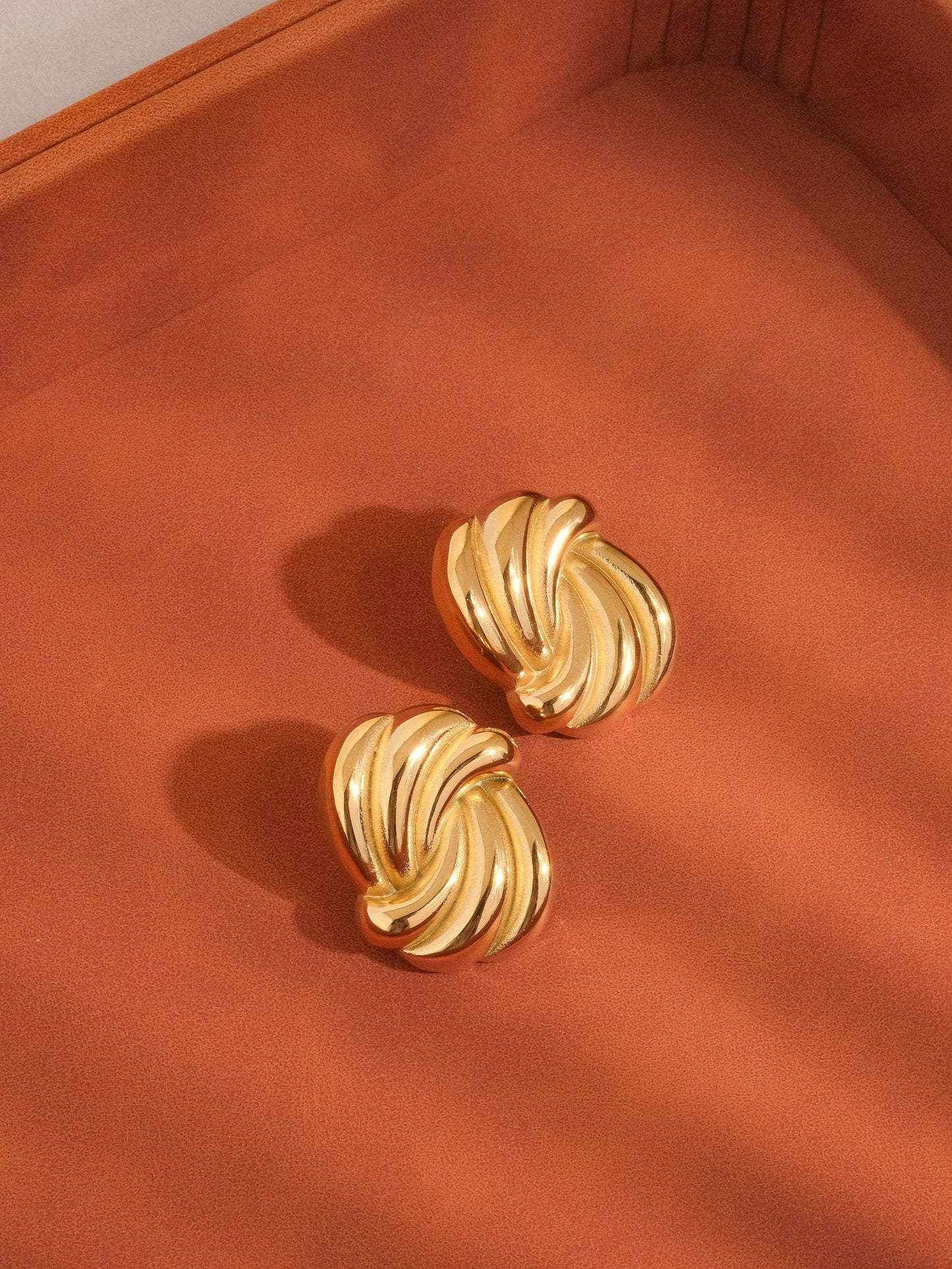 Anastasia Studs