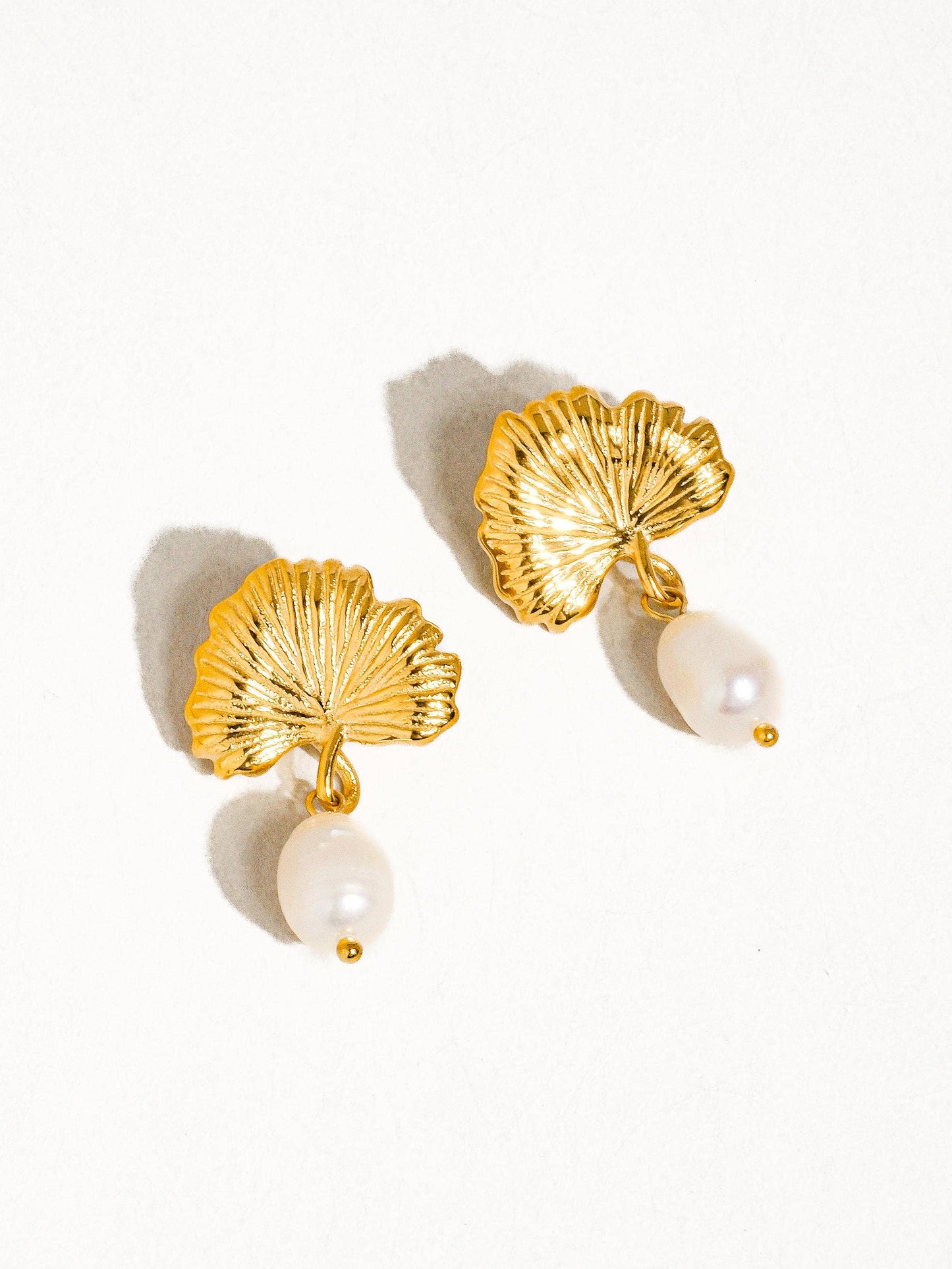 Lily Pearl Earring