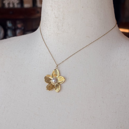 Pearl Flower Necklace