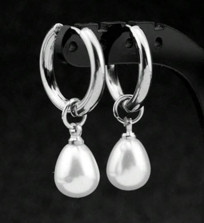 Dangling Pearl Earrings