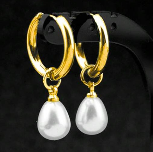 Dangling Pearl Earrings