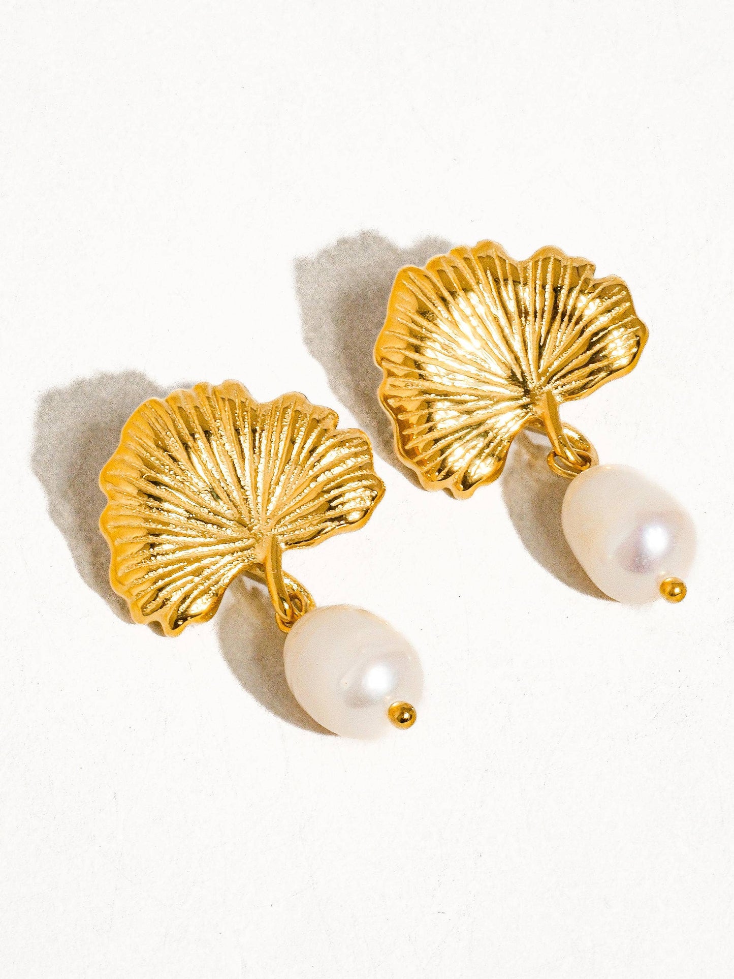 Lily Pearl Earring